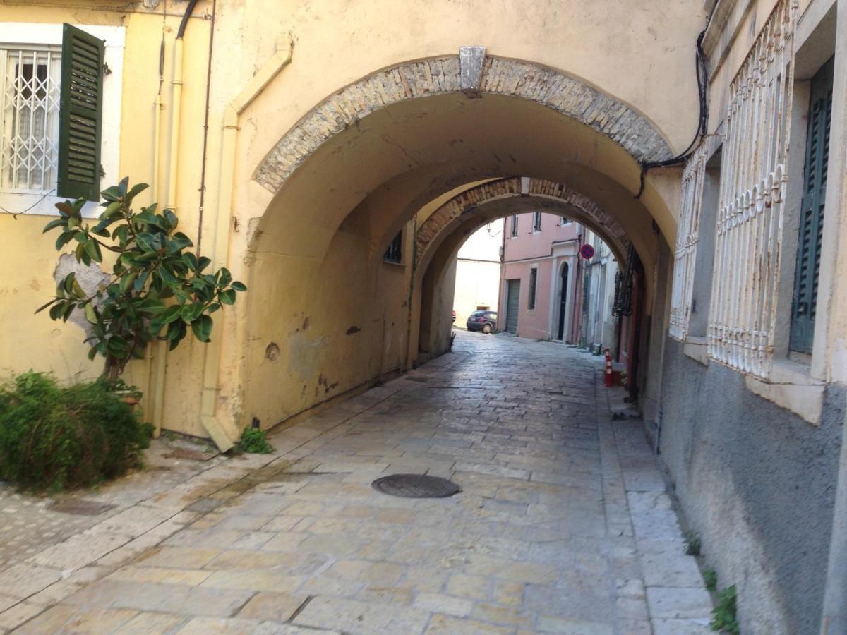 At The Heart Of Old Town Appartement Corfu  Kamer foto